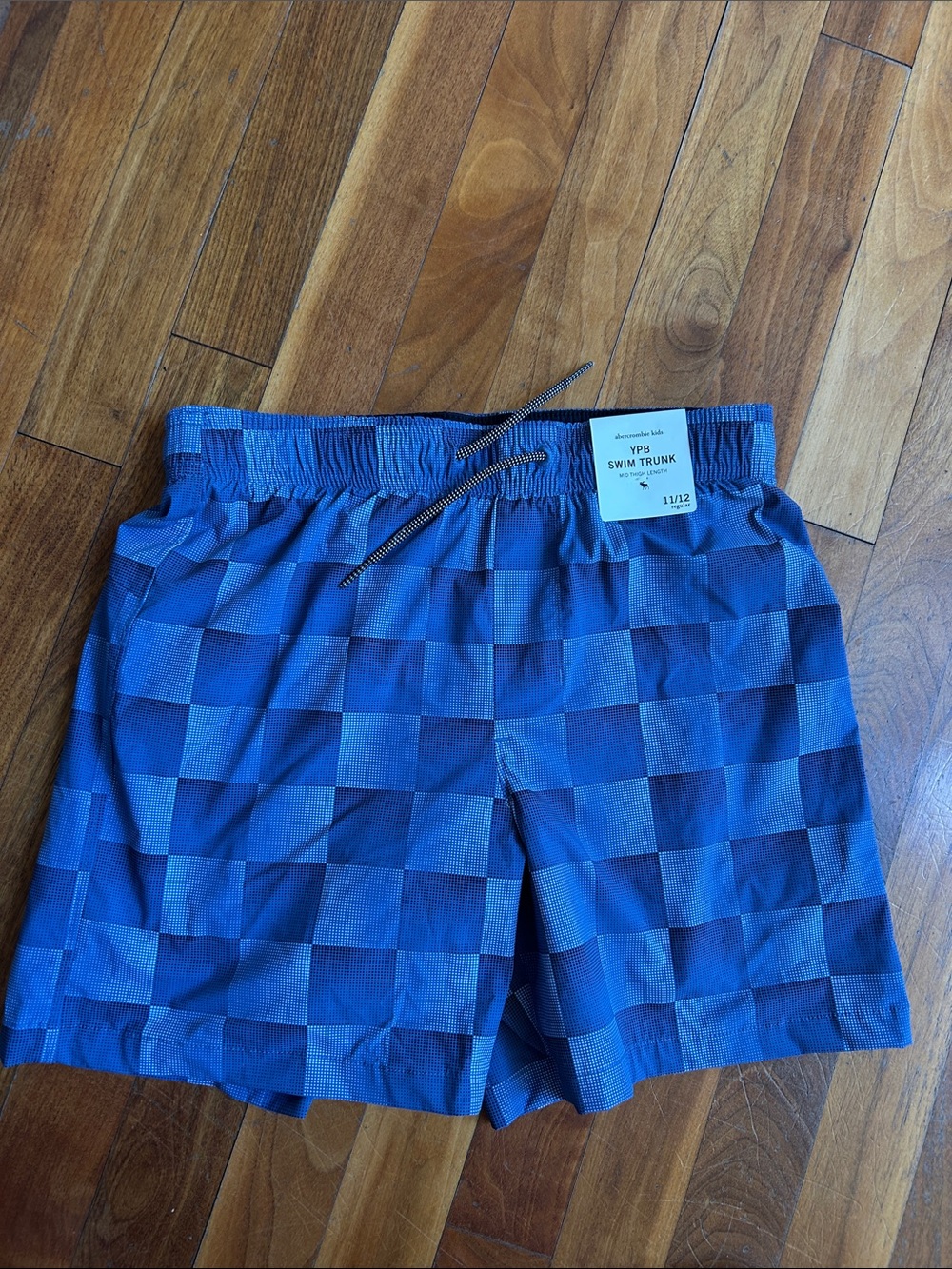 Abercrombie kids Blue Checkerboard Swim Trunks age 11-12 with liner NWT